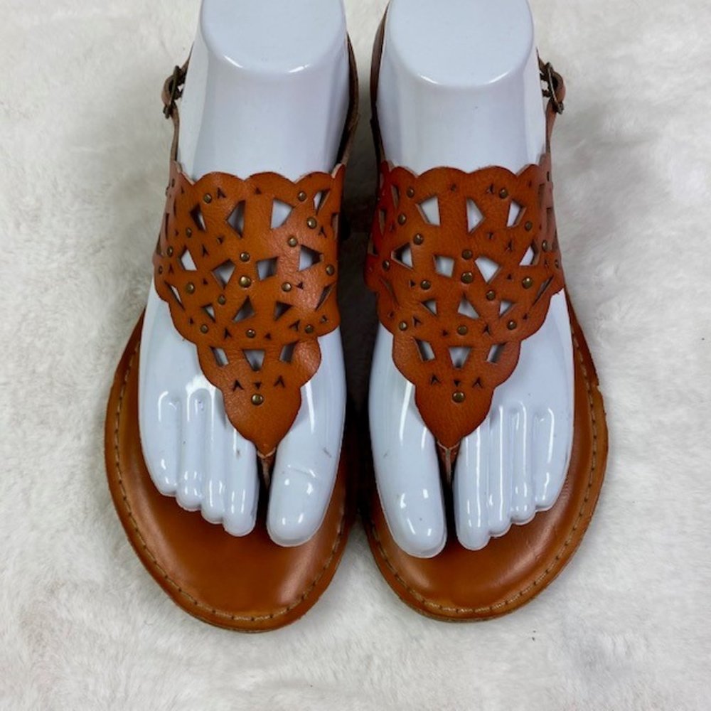 Rock & Candy by ZiGi Studded Cut Out Thong Sandals, size 8.5 - Picture 2 of 11